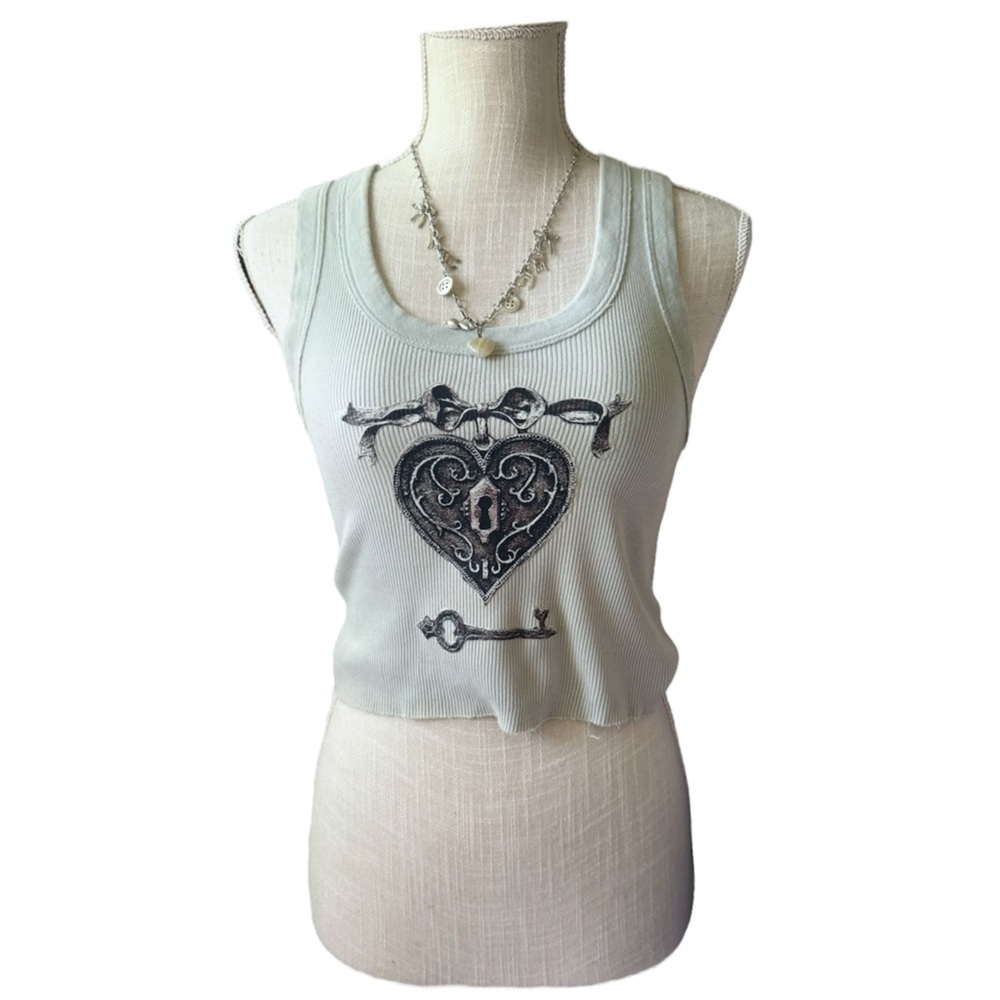 Handmade Heart Lock & Key Top - Picture 2 of 4